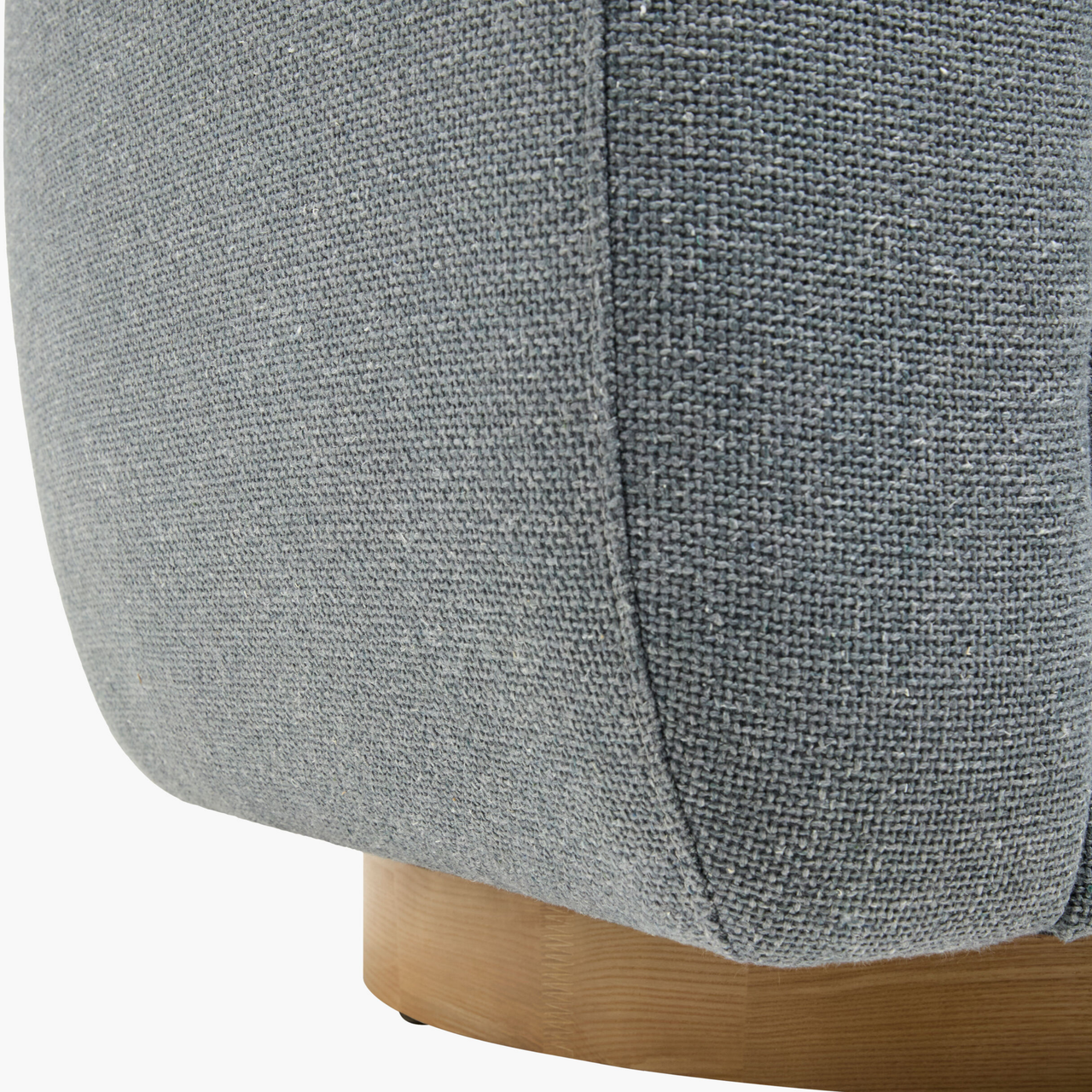 Loma Swivel Chair