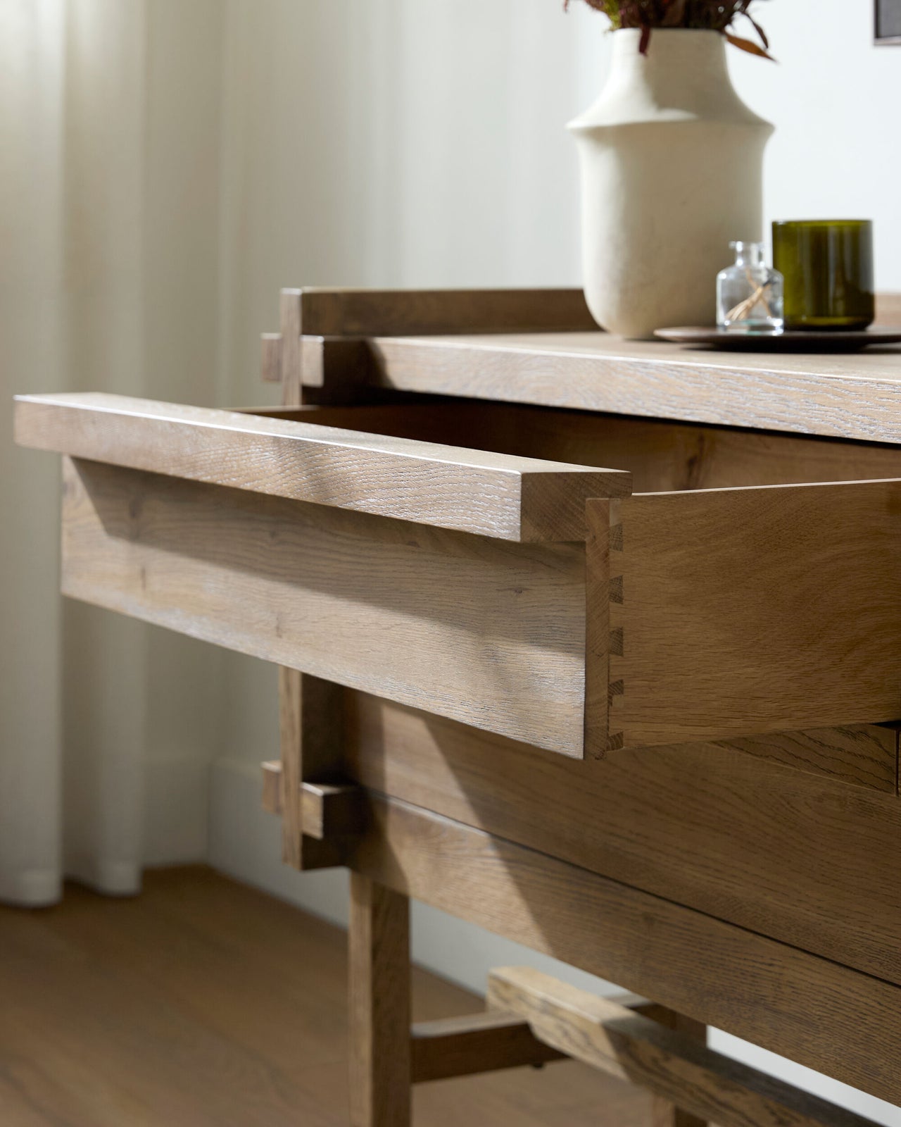 Altos Console Table